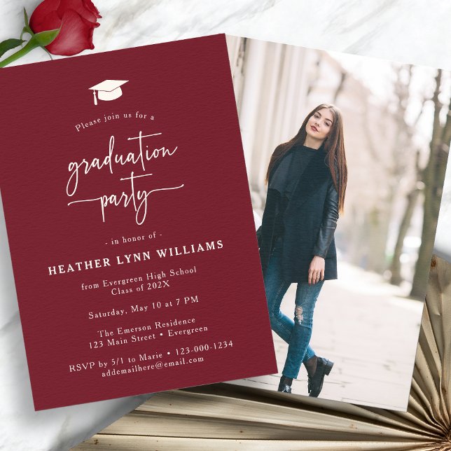 Convites Graduação com Foto Simples Vermelha (Red Simple Photo Graduation Party Invitation by Painted Paperie
)