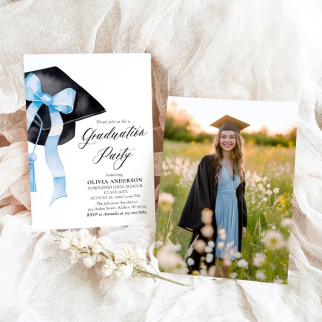 Convites Graduação de Arco Azul Moderno Elegante Tendy Na m (Watercolor Modern Elegant Trendy Stylish Blue Bow Graduation Invitation)