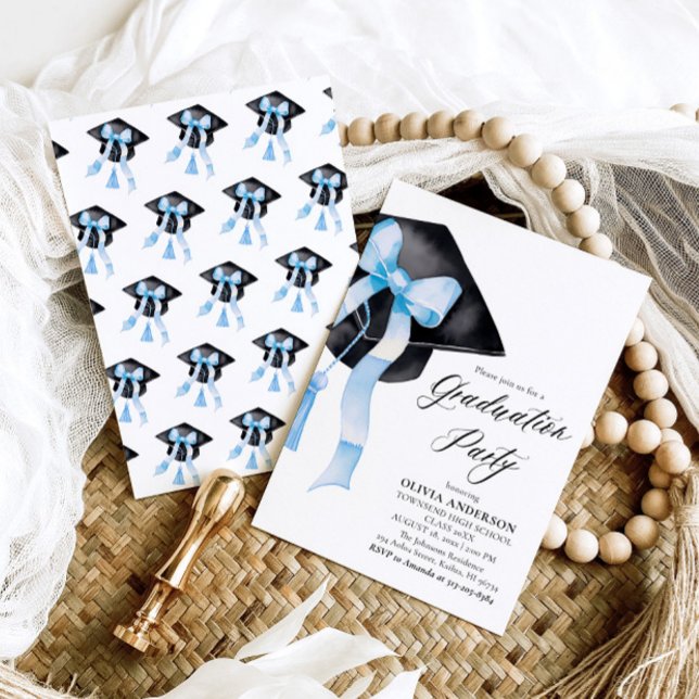 Convites Graduação de Arco Azul Moderno Elegante Tendy Na m (Watercolor Modern Elegant Trendy Stylish Blue Bow Graduation Invitation)