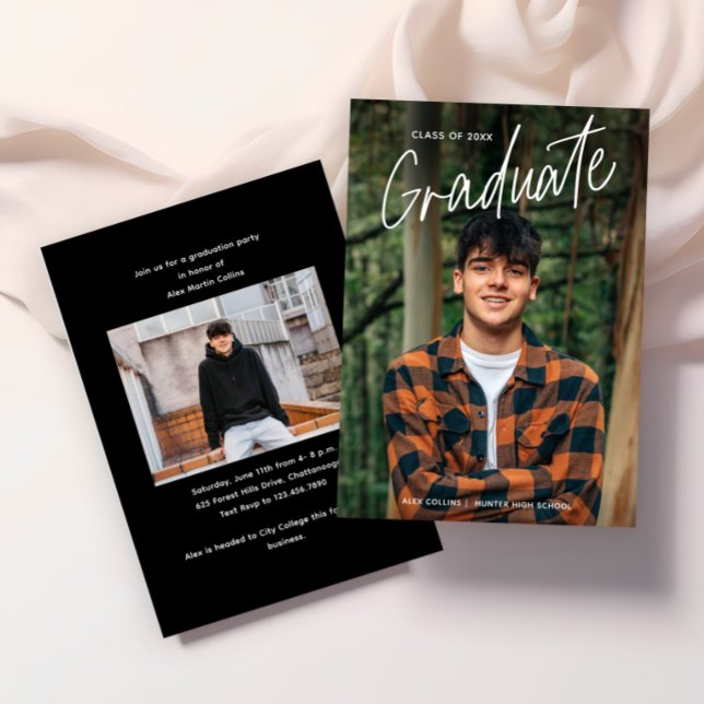 Convites Graduação de Foto de Script Manuscrito (Modern Handwritten Photo Graduation Invitations.)