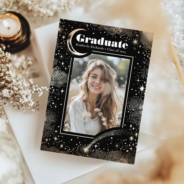 Convites Graduação de Foto por Formando Celestial Moon and  (Celestial Black Graduation Party Photo Invitations)
