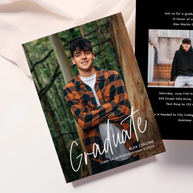 Convites Graduação em Foto Moderna Simples Manuscrita (Simple handwritten modern 2 photo graduation invitations.)