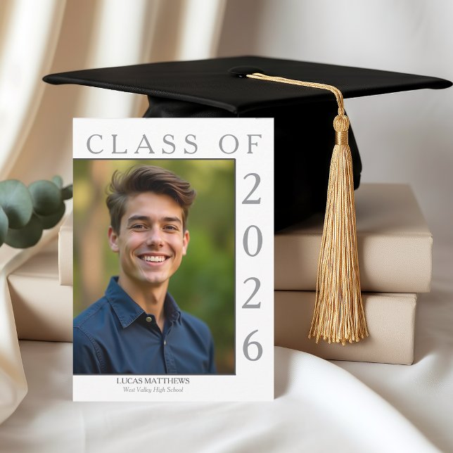 Convites Graduado da Turma de 2026 Branco Clássico Foto Per (Criador carregado)