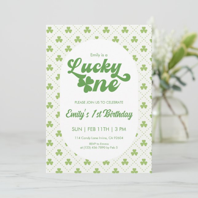 Convites Green Clover Lucky One First Birthday (Em pé/Frente)