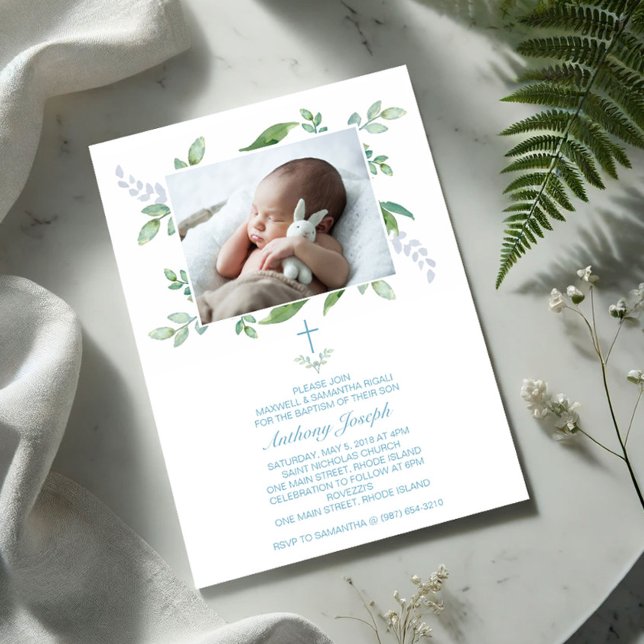 Convites Greenery Baptism Convidar Foto para Menino (Photo baptism invitations boy with greenery and blue typography)