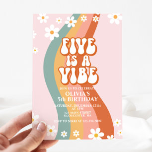 Convites Groovy Five é um Vibe margarida arco-íris 5º anive