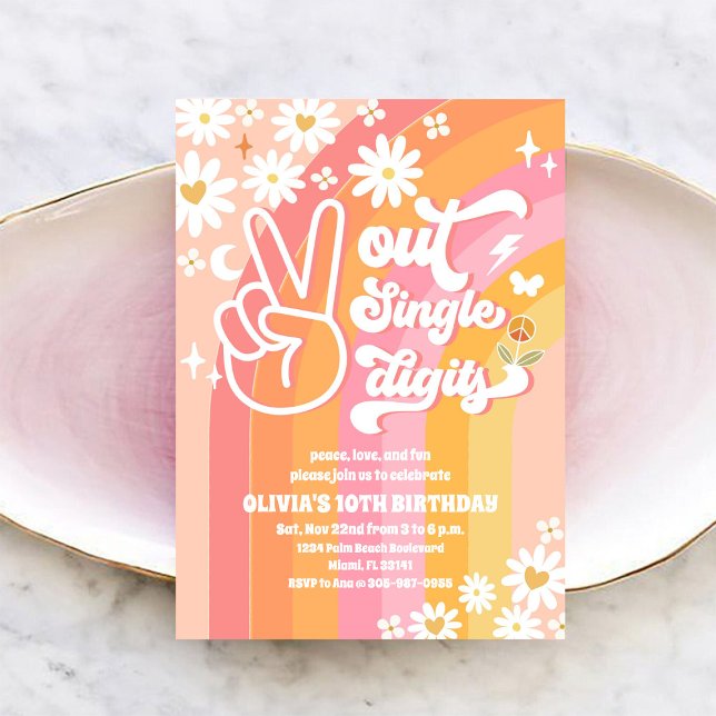 Convites Groovy Retro Margarida 10º Aniversário (Criador carregado)