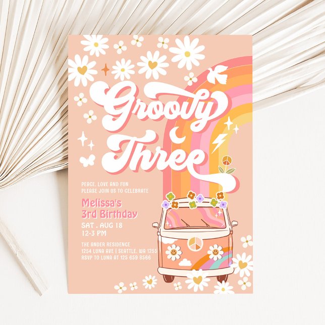 Convites Groovy TRÊS Pink Peach Daisy Hippie Birthday (Criador carregado)