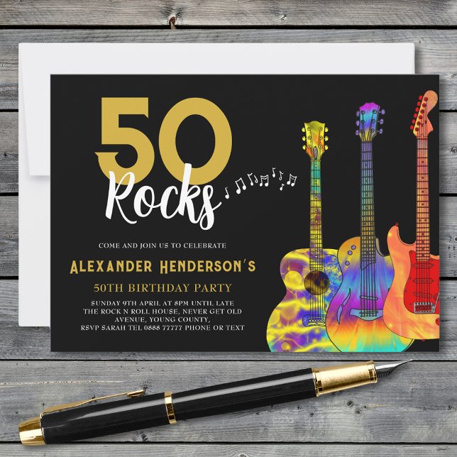 Convites Guitarras da Festa de Aniversário de 50 Rochas (50 Rock birthday party invitation for him funky guitars and cool gold and black 50th birthday invite)