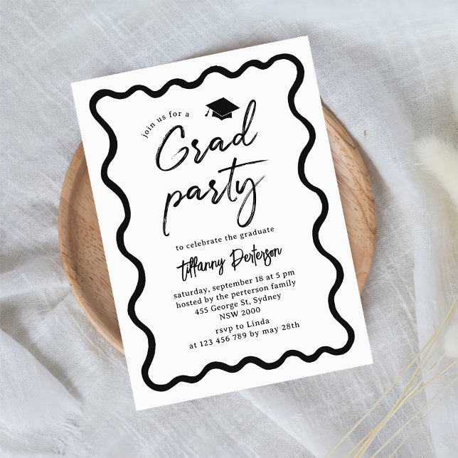Convites Hand Drawn White Graduation Party Invitation (Criador carregado)