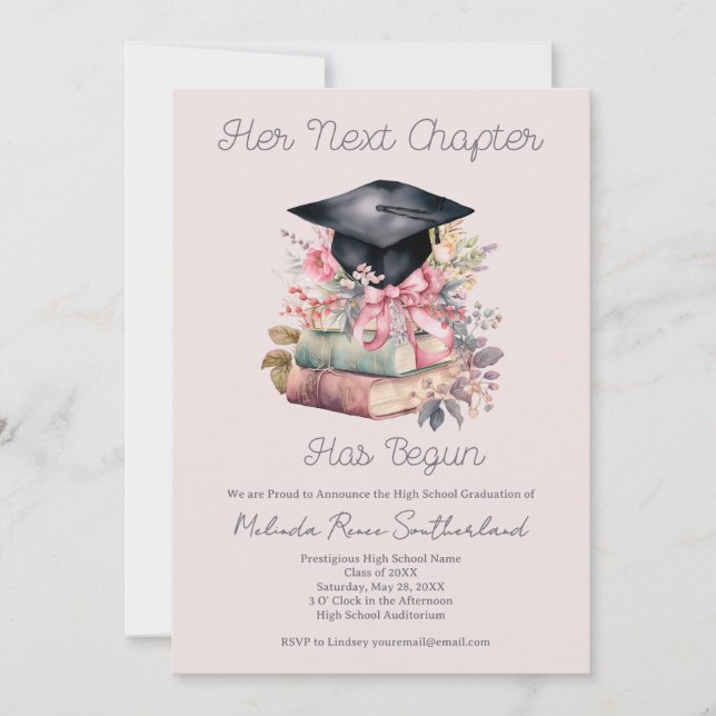 Convites Her Next Chapter Books Graduation Announcement (Frente)