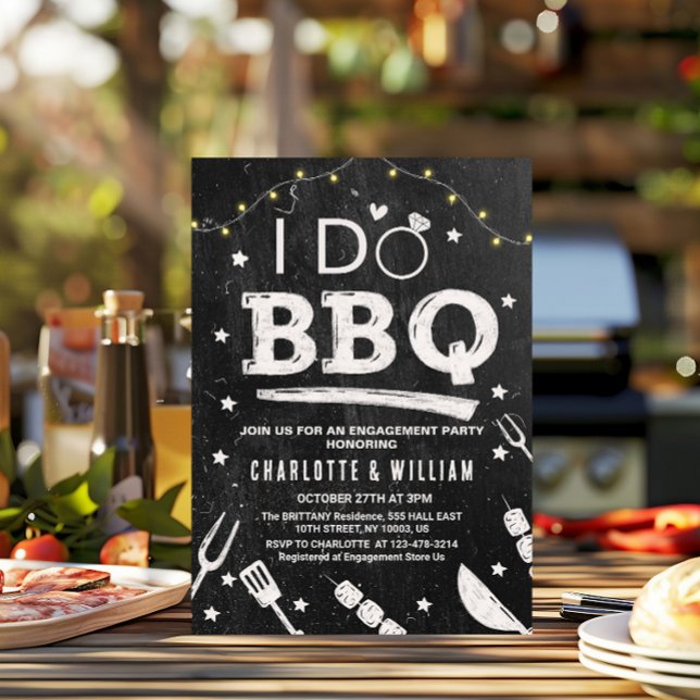 Convites I Do BBQ String Lights Rustic Engagement Party  (I Do BBQ String Lights Rustic Chalkboard Engagement Party Invitation black and white vintage grunge )