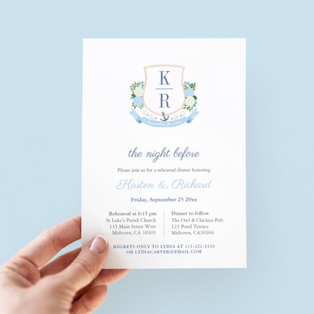 Convites Jantar de Ensaios com Monograma Elegante à Beira-M (This elegant coastal-inspired rehearsal dinner invitation features a hand painted watercolor crest)
