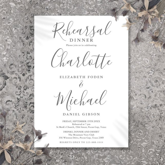 Convites Jantar de Ensaios com Script de Assinatura Cinza e (Gray And White Signature Script Rehearsal Dinner Invitation)