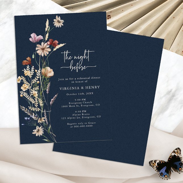 Convites Jantar de Ensaios Elegante Azul Marinho (Navy Blue Boho Wildflower Elegant Rehearsal Dinner Invitation by Painted Paperie
)