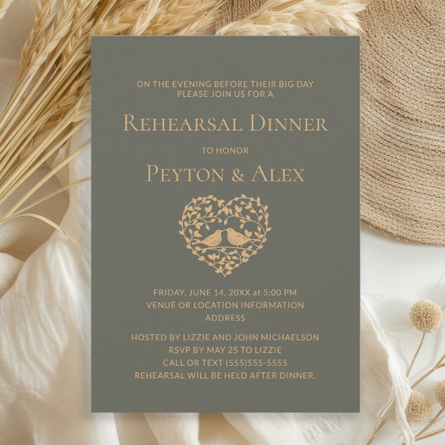 Convites Janto de ensaio de aves de coração verde-oliva (Olive/sage green Love Birds wedding rehearsal dinner invitation)