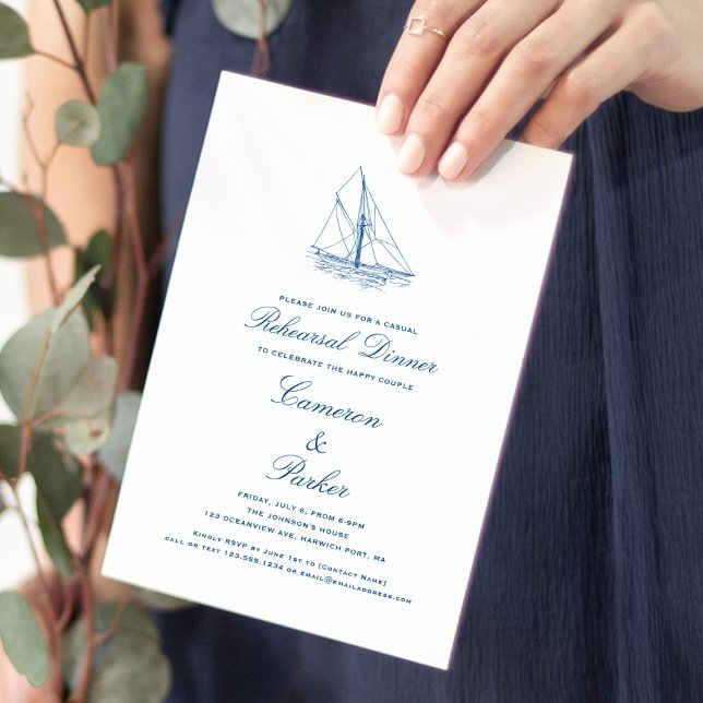 Convites Janto de Ensaio de Casamento Azul com Marinho de v (Navy Blue Sailboat Casual Rehearsal Dinner invitation for a Coastal Chic Wedding by Concertina Press)