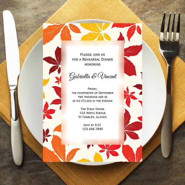 Convites Janto de Ensaio de Casamento de Bright Fall (Set a warm Autumn tone with the Bright Fall Leaves Wedding Rehearsal Dinner Invitation.)