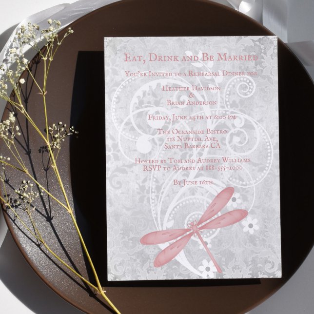Convites Janto de Ensaio de Casamento de Dragonfly Rosa Con (Pink Dragonfly Wedding Rehearsal Dinner Invitation)