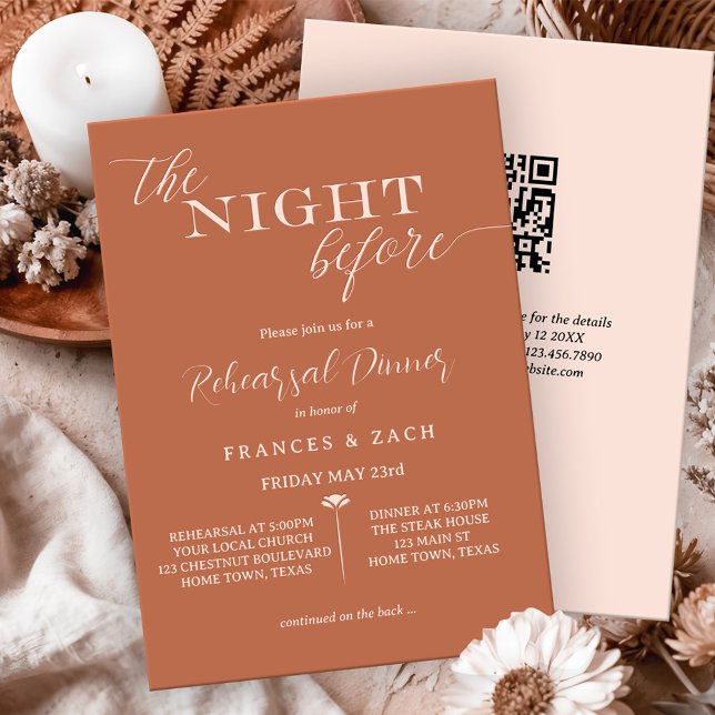 Convites Janto de ensaio do código QR na noite anterior (Modern rehearsal dinner invitation with a scripted text image "The Night Before")