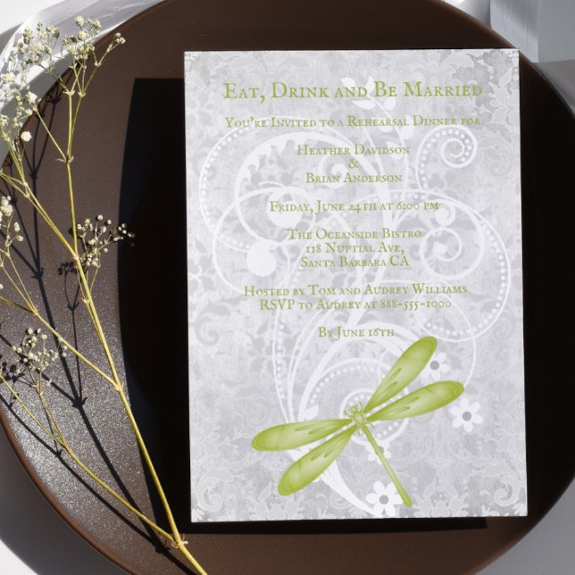 Convites Janto de Ensaios de Casamento de Dragonfly Verde C (Green Dragonfly Wedding Rehearsal Dinner Invitation)