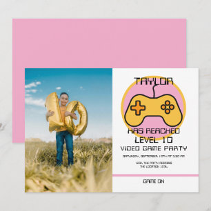 Convites Jogador de Vídeo de Computador Levantando Aniversá