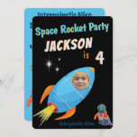 Convites Kids Space Rocket Birthday<br><div class="desc">Escolha um bom tiro na cabeça. Para obter melhores resultados: use um retrato de alta qualidade. Escolha "personalizar mais". Você deve usar a função de escala e as teclas de seta para mover a imagem ao redor para que a face fique no ponto direito. Pressione o botão "ctrl" no teclado...</div>