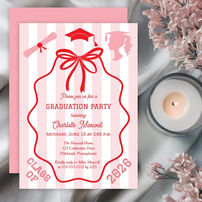 Convites Laço Coquette | Festa de Formatura Listras Rosa (Pink Striped Graduation Party Invitation with Coquette Red Bow, Cap, and Diploma Icons Print Digital)