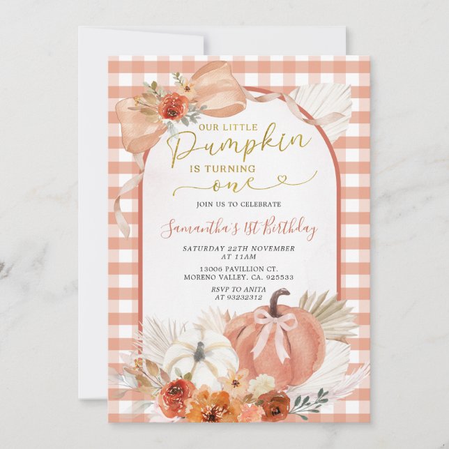 Convites Laranja Nosso Pequeno Pumpkin está virando um aniv (Frente)