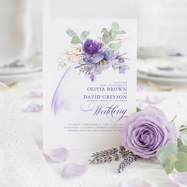 Convites Lavanda e Dourado Casamento de Boho Moderno Elegan (Purple Flowers and Gold Greenery Botanical Sophisticated Wedding Invitations)