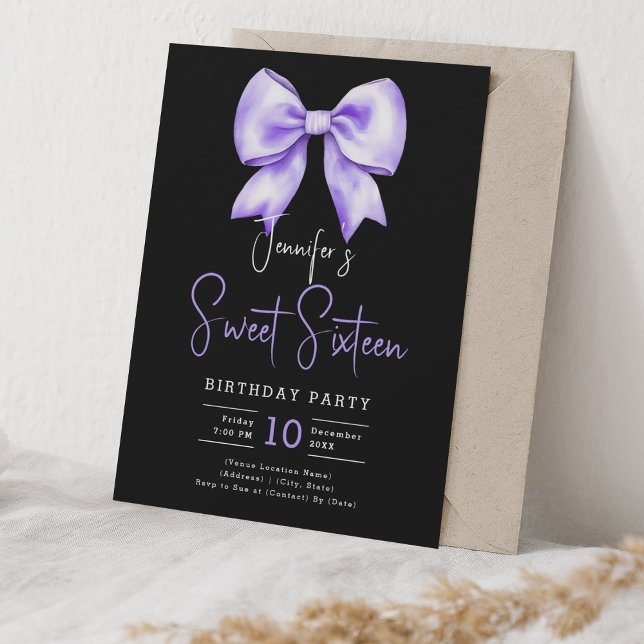 Convites Letra de coquete de Arco roxa doce 16 preto (Purple Bow Coquette Script Sweet 16 Black Invitation)