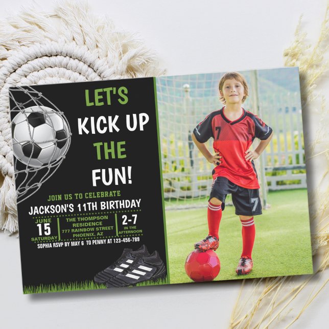 Convites Let's Kick up the fun!, Funny Soccer Birthday (Criador carregado)
