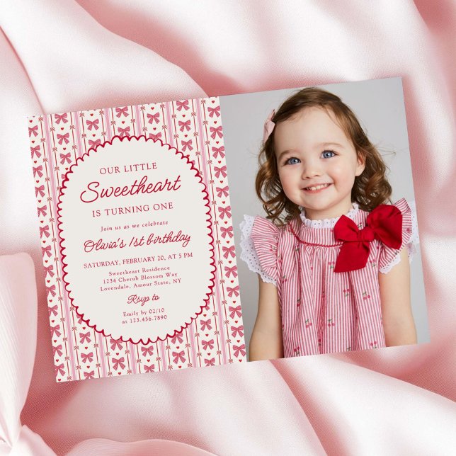 Convites Little Sweetheart Valentine Bow 1st Birthday Photo (Criador carregado)