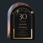 Convites Lua Negra Celestial Dourada Estrelas aniversário d<br><div class="desc">A Astronomia da Lua Negra Celestial, Astronomia da Lua Negra, Foto de aniversário de 30 anos, apresenta um elegante sol dourado, lua e estrelas com um quadro de ouro sobre fundo negro. Dentro é a sua informação de convite de 30 anos. Ao contrário, adicione sua foto favorita. Projetado para você...</div>