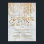 Convites Lúpulo Dourado Látea Pearl Marble Sweet 16<br><div class="desc">Este convite de aniversário glamouroso e luxuoso dos Dezesseis é o design perfeito para o evento especial de sua jovem adolescente. Apresenta uma cortina de borda brilhante, de ouro falso, com tipografia falsa de brilho sobre um fundo elegante de mármore branco. É um elegante, chic, trendy, e moderno design de...</div>
