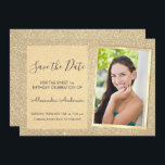 Convites Luxury Dourado Glitter Sweet 16 Salve a data<br><div class="desc">Luxúria Dourada Glitter Doce Dezesseis Monogramas e Salva Inicialmente o Convite Fotográfico de Festa de aniversário de Data. Esta imagem para salvar o convite de data é perfeita para a Festa de aniversário Sparkle Glitter Sweet 16 que procura celebrar no estilo. Você pode atualizar o cartão de convite para incluir...</div>