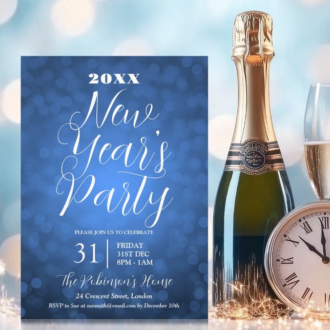 Convites Luzes azuis do Marinho de Véspera de ano novo MODE (MODERN New Years Eve Party Navy Blue Bokeh Lights Invitation)