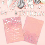 Convites Luzes brilhantes cor-de-prata rosa 16<br><div class="desc">Este convite de aniversário majestoso e glamouroso e doce dezesseis é perfeito para a menina feminina. Ele apresenta linhas luminosas suspensas brilhantes sobre o falso confetti prateado brilhante cintilante num fundo cor-de-rosa e abstrato coral inspirado por estrelas no céu noturno. É bonito, chique, moderno, moderno e legal; o design perfeito...</div>