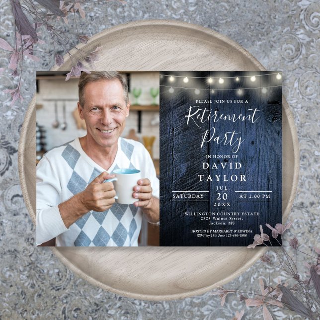Convites Luzes de Corda de Madeira Azul para Festa de Apose (Blue Wood String Lights Retirement Party Photo Invitation)