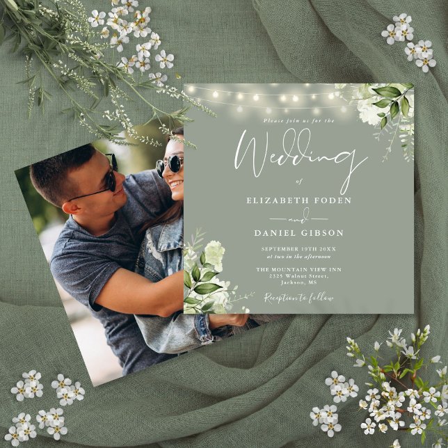 Convites Luzes de Corda Verde Salvia Floral Casamento Foto (Sage Green String Lights Floral Photo Wedding Invitation)