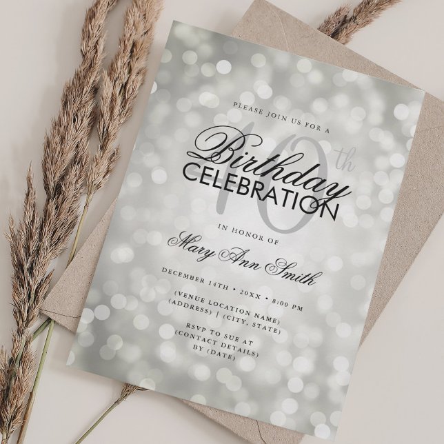Convites Luzes do Shimmer Silver Gelado de aniversário de 4 (Elegant 40th Birthday Glam Silver Shimmer Lights Invitation)