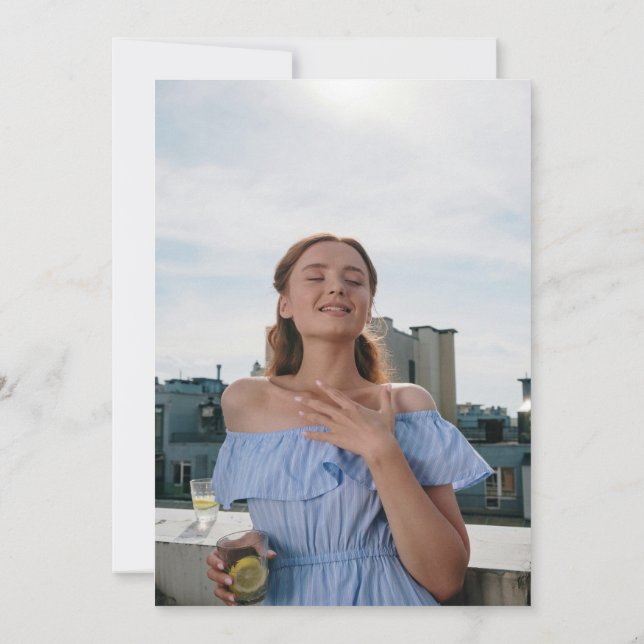 Convites Mão Desenhou Um Tini Bit Antigo Martini Aniversári (Verso)