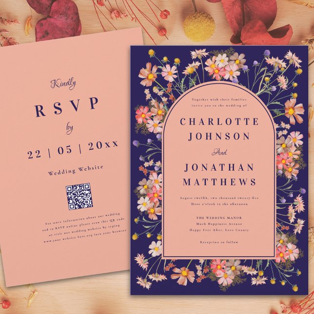 Convites Marinho de flor selvagem Casamento outono azul (Wildflower arch elegant navy blue peach fall wedding invitation with rsvp website qr code)