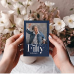 Convites Marinho mínimo moderno azul 50º aniversário<br><div class="desc">Mínimo moderno de tipografia simples marinho azul e branco 50º convite de aniversário. Parte de uma coleção contemporânea.</div>