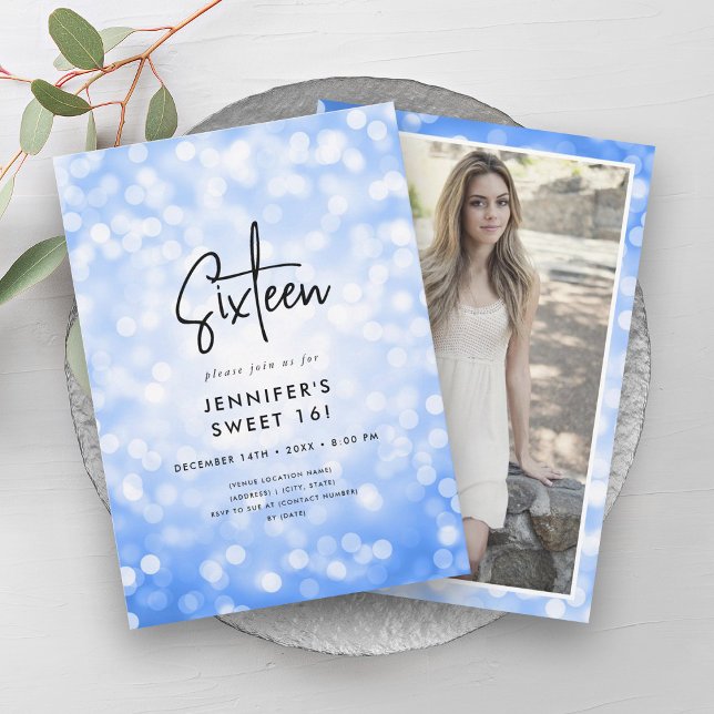 Convites Marinho mínimo moderno Luzes azuis Foto doce 16 (Modern Minimal Navy Blue Lights Photo Sweet 16 Invitation)