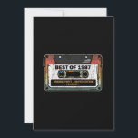Convites Melhor De 1987 Vintage Cassette Funny Birthday Gif<br><div class="desc">Vintage clássico fita adesiva 1987 Birthday dá Design no estilo retrô e no ano de seu nascimento. Legal Original Parts Limited Edition. Criado em presente de aniversário de 1987. Festas de aniversário.</div>