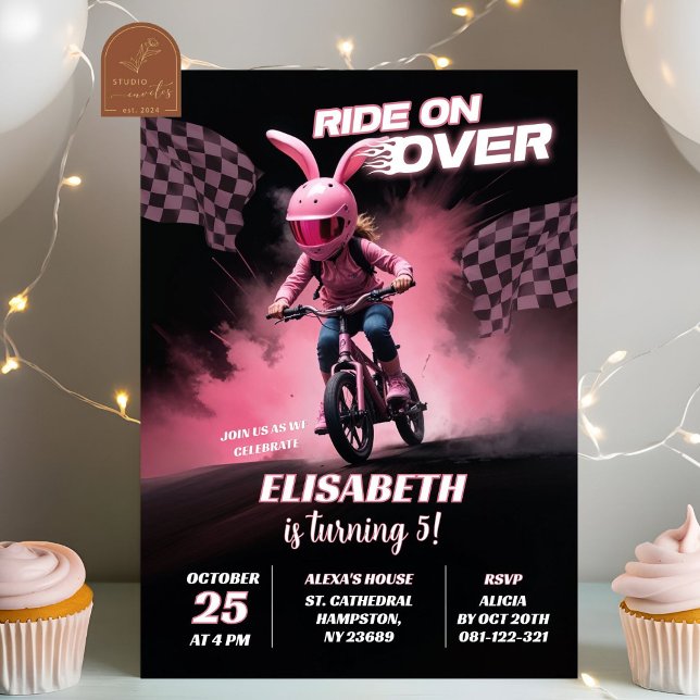 Convites Menina aniversariante de corrida de bicicleta BMX  (Criador carregado)