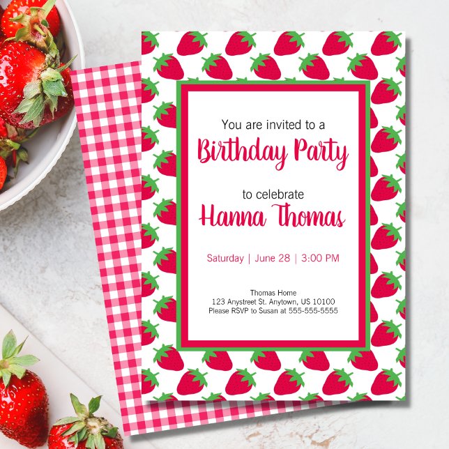 Convites Menina Morango Padrão Verde Rosa Aniversário (Little Girl Strawberry Pattern Green Pink Birthday Invitation)