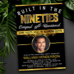Convites Mens Funny Birthday Construído nos anos 90<br><div class="desc">Prepare-se para celebrar um aniversário com uma explosão do passado! O nosso convite clássico de "Nascer nos anos 90 - Original e Não Restaurado" é perfeito para o homem que está a tornar-se mais velho e ama as vibrações retrorreflectoras dos anos 90. Este convite preto e dourado, estilo vintage, apresenta...</div>