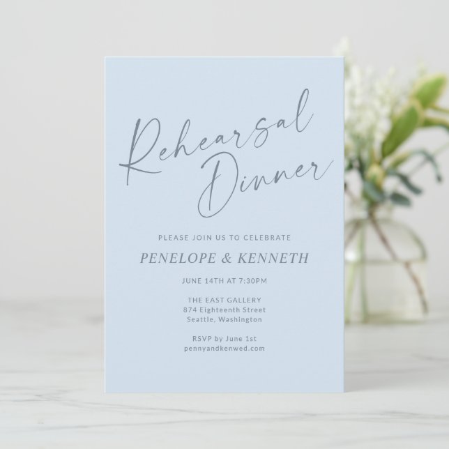 Convites Minimalist Modern Blue Script Rehearsal Dinner (Em pé/Frente)